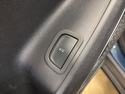 Used 2025 Buick Enclave Preferred image 46