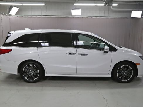 Certified 2023 Honda Odyssey Elite image 17
