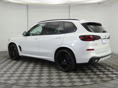 New 2026 BMW X5 sDrive40i image 7