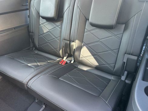 New 2026 Volkswagen Atlas SE image 14