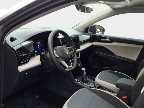 Used 2025 Volkswagen Taos S image 8