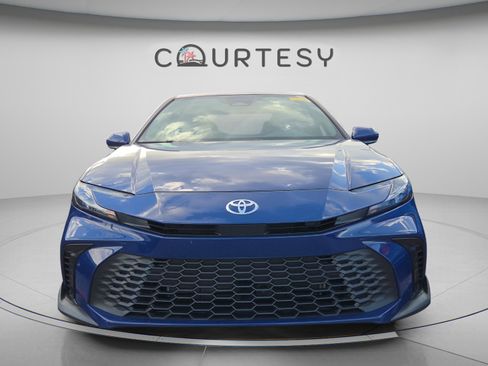 Certified 2025 Toyota Camry SE image 4