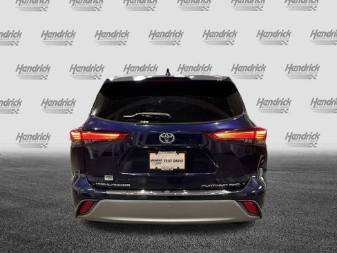 Used 2022 Toyota Highlander Platinum image 8