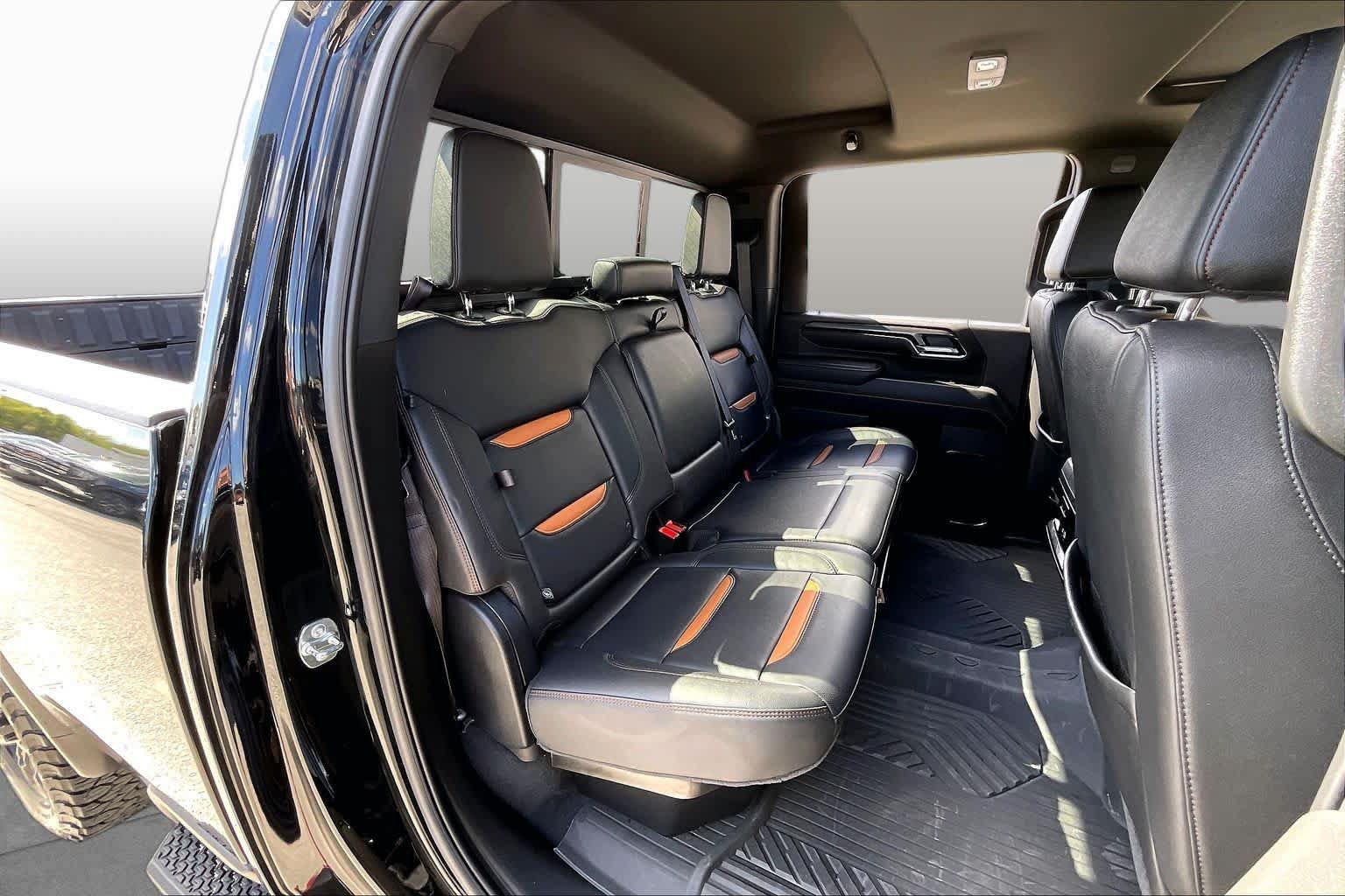 Used 2025 GMC Sierra 3500 AT4 w/ AT4 Premium Plus Package AWD/4WD image 21
