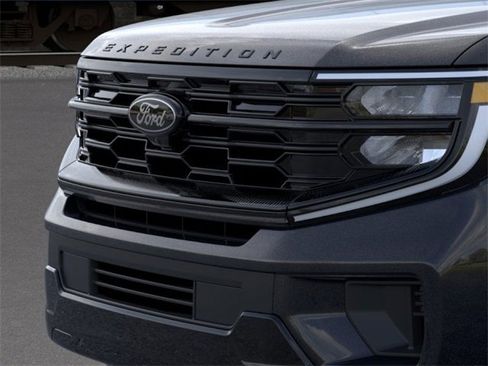 New 2025 Ford Expedition Max Platinum w/ Stealth Appearance Package image 17