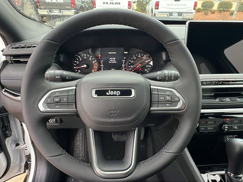 New 2026 Jeep Compass Latitude image 21