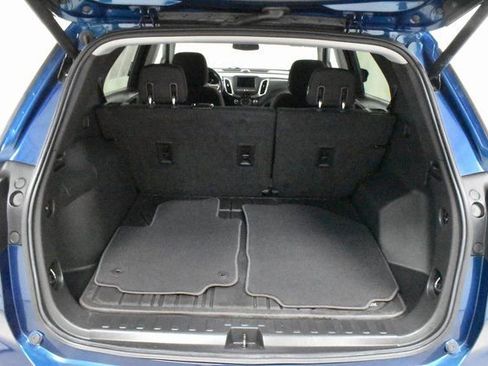 Used 2020 Chevrolet Equinox LT w/ Driver Convenience Package image 11