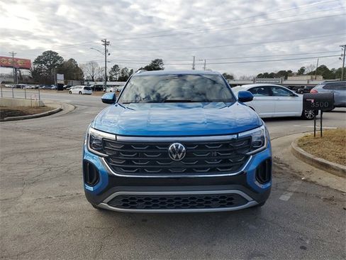 Certified 2025 Volkswagen Atlas Cross Sport SE w/ Panoramic Sunroof Package image 2