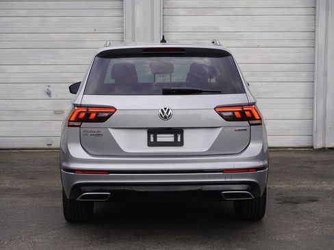 Used 2021 Volkswagen Tiguan SE R-Line AWD/4WD image 4