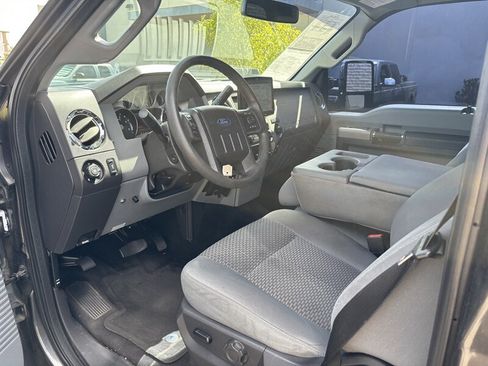 Used 2016 Ford F250 XLT w/ XLT Premium Package AWD/4WD image 12