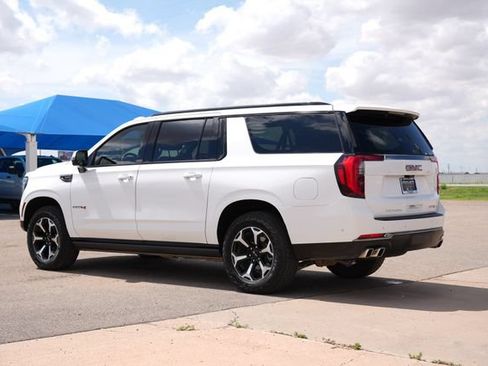 Used 2025 GMC Yukon XL AT4 w/ AT4 Premium Package AWD/4WD image 5