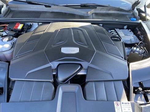 Used 2021 Porsche Cayenne AWD/4WD image 28