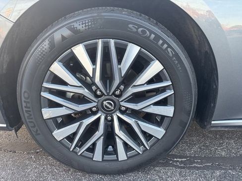 Used 2025 Nissan Altima 2.5 SV image 17