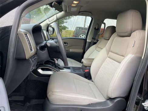 Used 2022 Nissan Frontier SV w/ Technology Package image 19