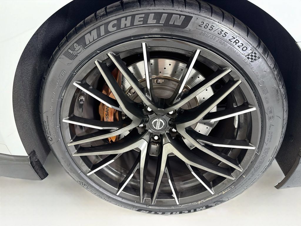 Used 2020 Nissan GT-R Premium AWD/4WD image 28