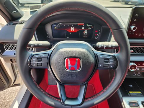 Used 2025 Honda Civic Type R image 9