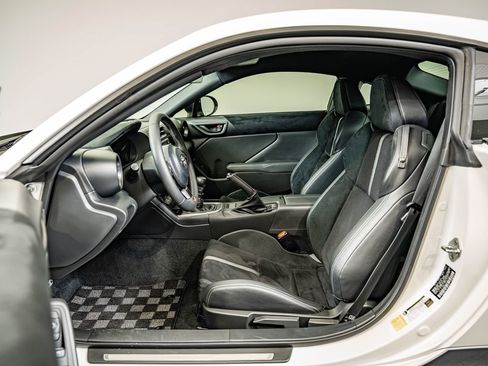 Used 2024 Toyota GR86 Premium RWD image 35