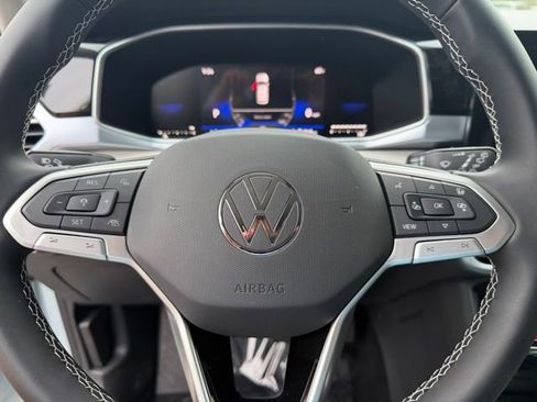 New 2026 Volkswagen Taos SE FWD image 17