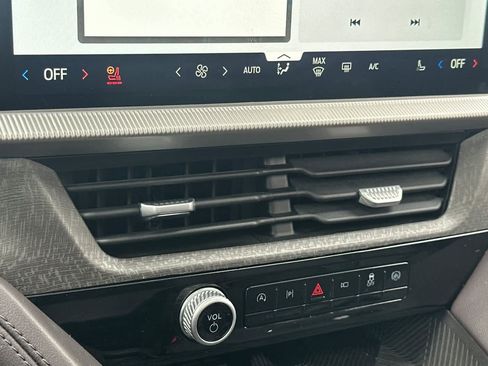 Certified 2025 Ford Explorer Platinum w/ Ultimate Package image 21