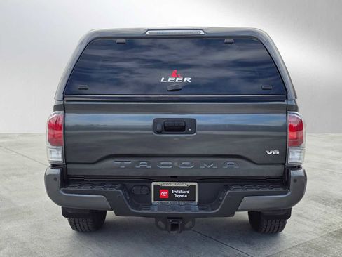Used 2023 Toyota Tacoma TRD Off-Road w/ TRD Premium Off Road Package image 4