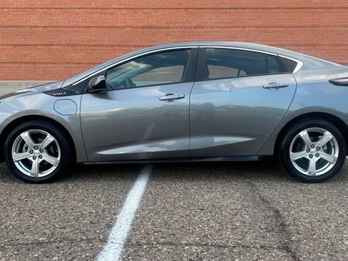 Used 2018 Chevrolet Volt LT FWD image 9