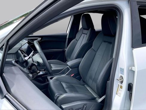 Used 2024 Audi Q4 e-tron Premium Plus AWD/4WD image 7
