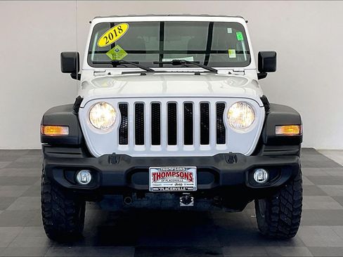 Used 2018 Jeep Wrangler Unlimited Sport S AWD/4WD image 2