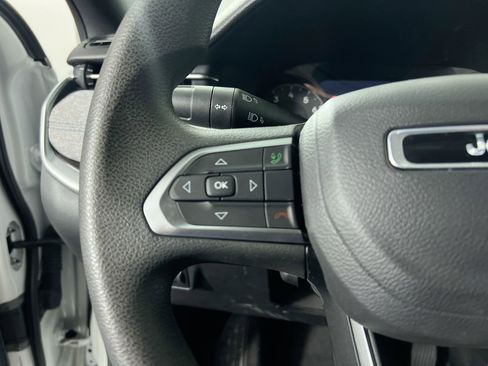 Used 2023 Jeep Compass Sport image 17