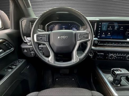 Used 2024 Chevrolet Silverado 1500 LT Trail Boss w/ Convenience Package II image 9