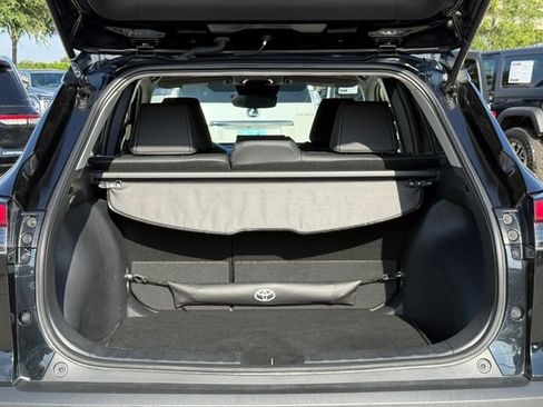 Used 2026 Toyota Corolla Cross XLE FWD image 30