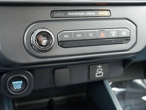 Used 2025 Ford Maverick XLT w/ XLT Luxury Package image 39