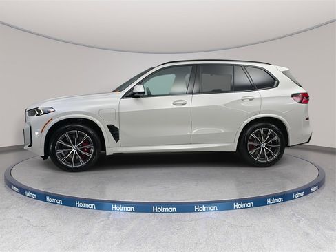 New 2026 BMW X5 xDrive50e w/ M Sport Package image 8