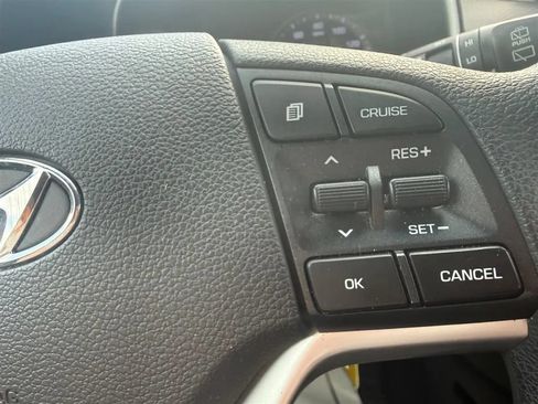 Used 2020 Hyundai Tucson SE w/ Winter Weather Package AWD/4WD image 12
