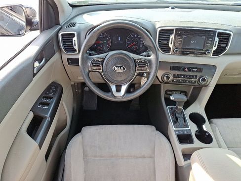 Used 2019 Kia Sportage LX image 11