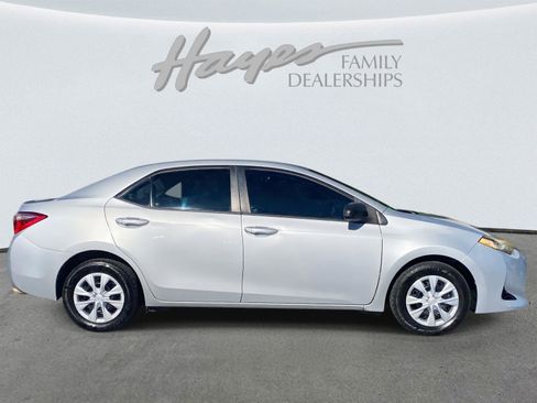 Used 2019 Toyota Corolla L image 2