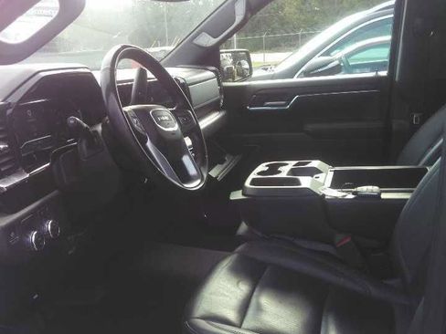 Used 2025 GMC Sierra 1500 SLT RWD image 9
