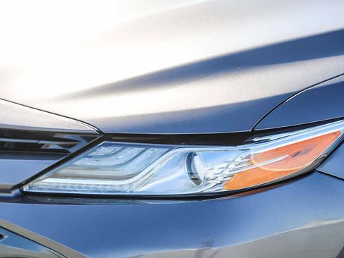 Certified 2020 Toyota Camry XLE image 8