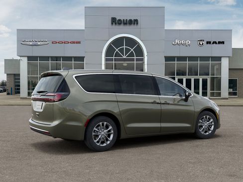 New 2027 Chrysler Pacifica Select FWD image 46