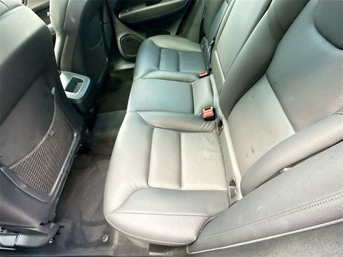 Used 2023 Volvo XC60 B5 Plus image 28
