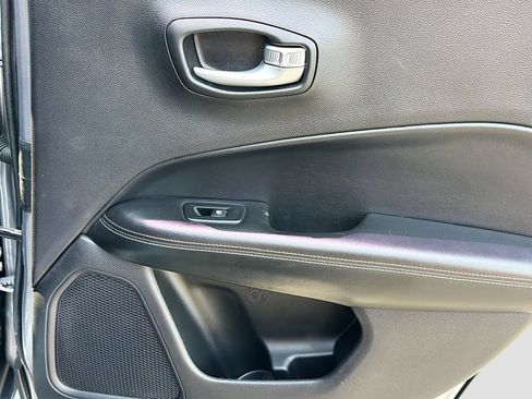 Used 2018 Jeep Compass Sport FWD image 29