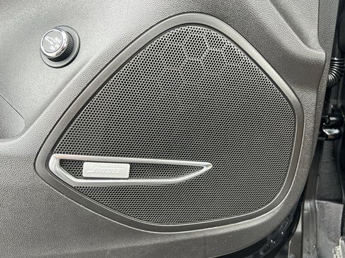 Used 2023 Buick Envision Avenir image 13