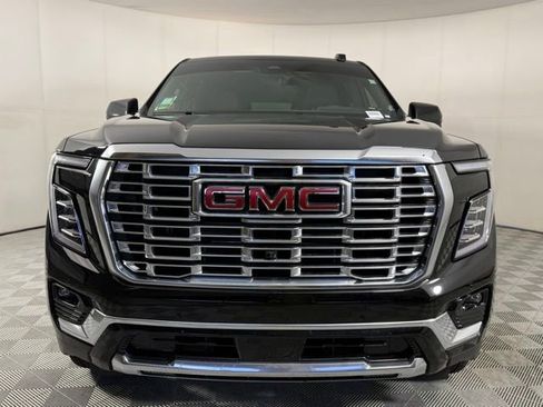 Used 2025 GMC Yukon Denali w/ Denali Reserve Package AWD/4WD image 11
