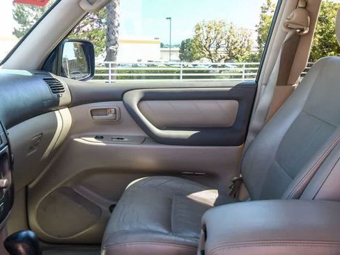 Used 2006 Toyota Land Cruiser AWD/4WD image 19