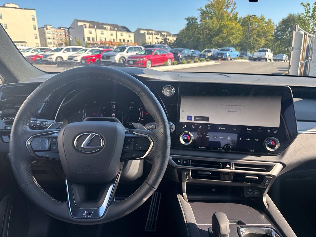 Used 2024 Lexus RX 500h F Sport w/ Convenience Package AWD/4WD image 11