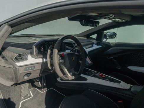 Used 2024 Lamborghini Revuelto image 81