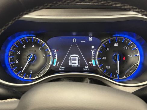 Used 2025 Chrysler Pacifica Select FWD image 35