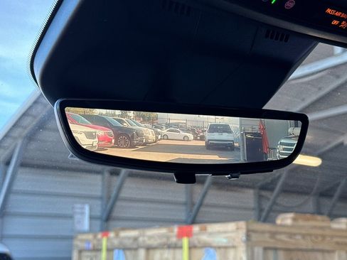 Used 2023 Cadillac Escalade Premium Luxury image 23