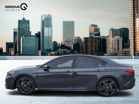 Used 2025 Toyota Camry XSE image 2