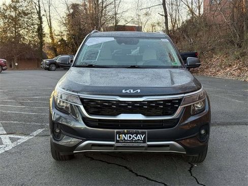 Used 2023 Kia Seltos EX image 6