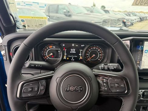 New 2026 Jeep Wrangler Unlimited Rubicon AWD/4WD image 17